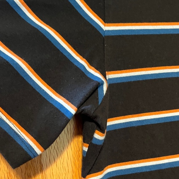 Nike Men's Navy Tee with Blue and White Stripes - Picture 3 of 9